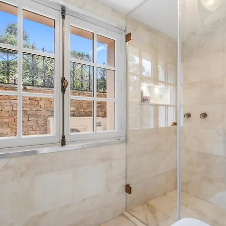 Villa 8 Chambres Piscine Sauna Jacuzzi, A 3Mn Des Plages De Pampelonne Villa *